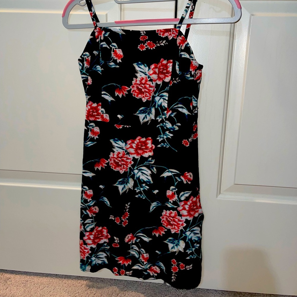 BLACK FLORAL DRESS